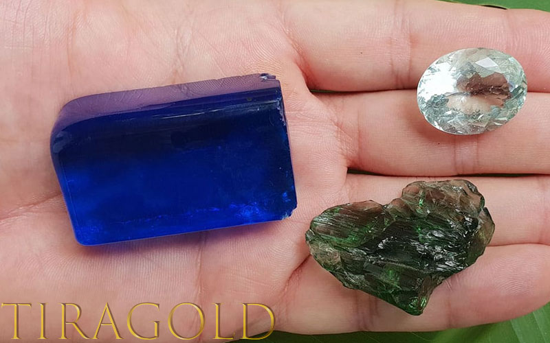 شیشه‌های جواهری (Glass gemstones)/ انواع نگین