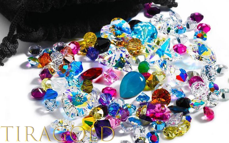 کریستال‌های مصنوعی (مانند Swarovski)